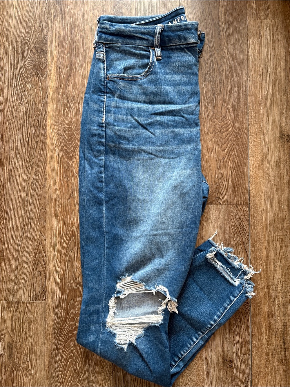 American Eagle Outfitters Distressed Blue Skinny Jeans